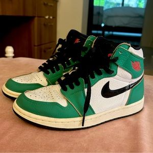 Retro Air Jordan 1 high top OG “lucky green” size 7 women’s